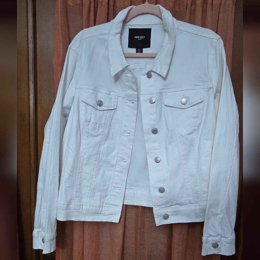 NINE West White Jean jacket size xxl